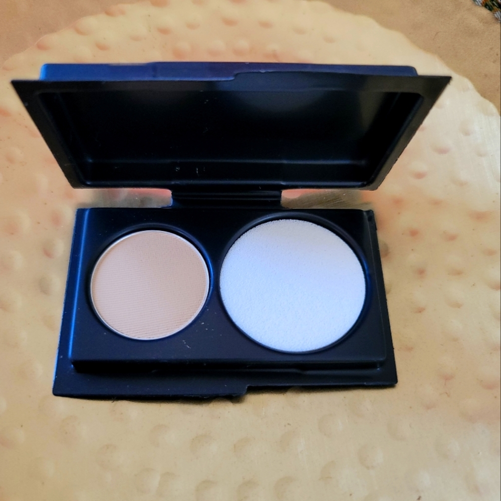 NWT Mac NC30 sample Studio Fix Powder plus Foundation 1.5 g